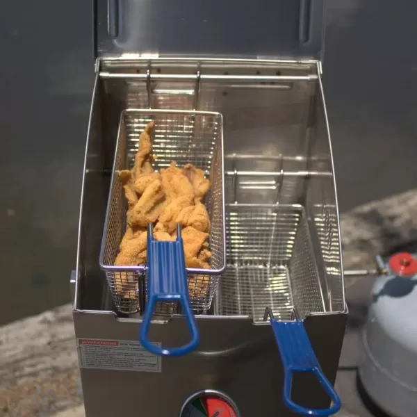 Bayou Classic 4 gal. Bayou Fryer with 2 Stainless Steel Baskets