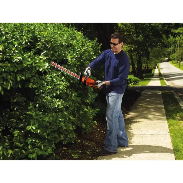 BLACK+DECKER 22 in. 20V Max Cordless Hedge Trimmer with (2) 1.5Ah Batteries and Charger with Bonus Blower Kit Included