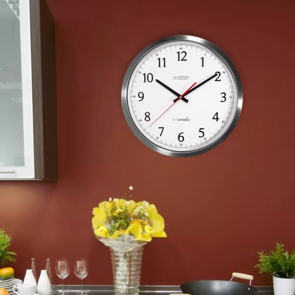 La Crosse Technology UltrAtomic 14 in. Round Atomic Analog Wall Clock in Silver