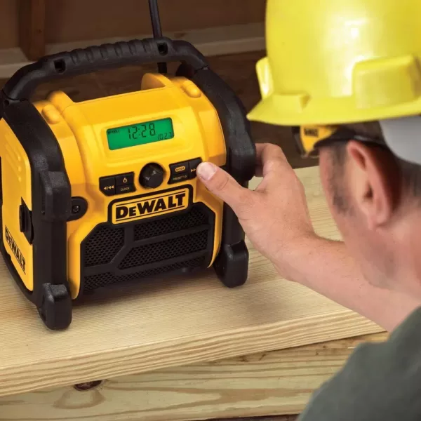 DEWALT 20-Volt MAX Compact Corded / Cordless Worksite Radio