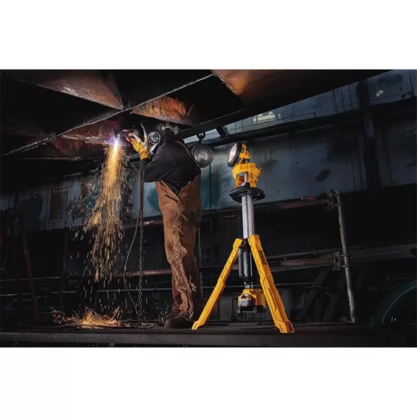 DEWALT 20-Volt MAX 3000-Lumen Tripod Light with (1) 20-Volt Battery 6.0Ah