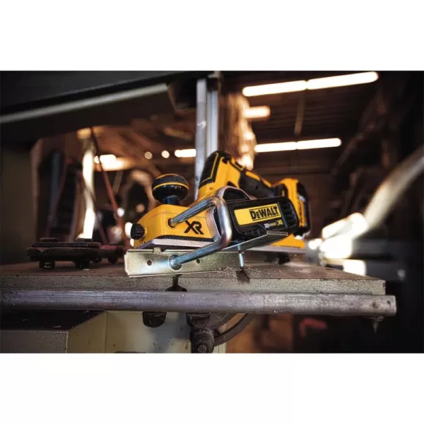 DEWALT 20-Volt MAX XR Cordless Brushless 3-1/4 in. Planer with (1) 20-Volt 3.0Ah Battery & Charger