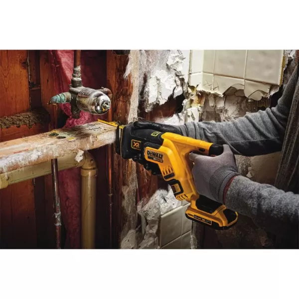 DEWALT 20-Volt MAX XR Cordless Brushless Compact Reciprocating Saw with (1) 20-Volt Battery 3.0Ah & Charger