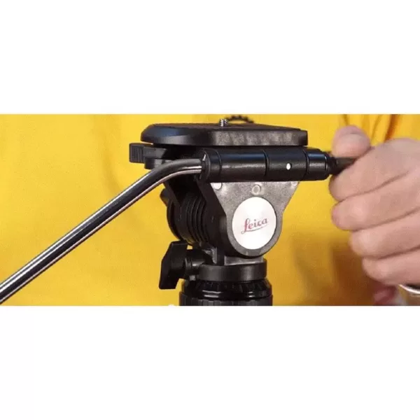 Leica TRI100 Aluminum Tripod with Tilting Head