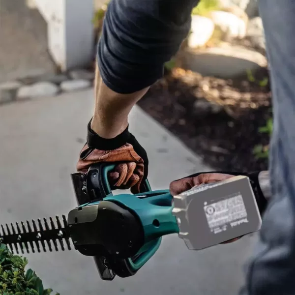 Makita 22 in. 18-Volt LXT Lithium-Ion Cordless Hedge Trimmer (Tool-Only)