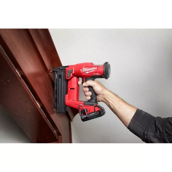 Milwaukee M18 FUEL GEN II 18-Volt 18-Gauge Lithium-Ion Brushless Cordless Brad Nailer Kit with M18 Oscillating Multi-Tool