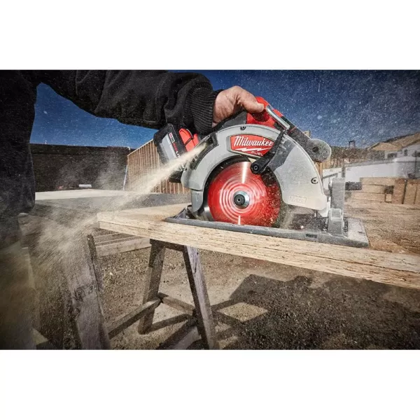 Milwaukee M18 FUEL 18-Volt Lithium-Ion Cordless 7-1/4 in. Circular Saw W/ HIGH OUTPUT XC 8.0Ah Battery