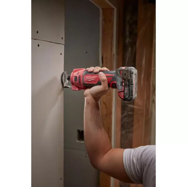 Milwaukee M18 FUEL 18-Volt Lithium-Ion Brushless Cordless Drywall Screw Gun Compact Kit with M18 Cut Out Tool