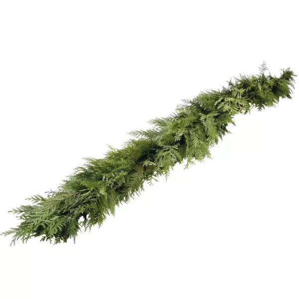 VAN ZYVERDEN 15 ft. Live Fresh Cut Pacific Northwest Cedar Mix Coil Garland